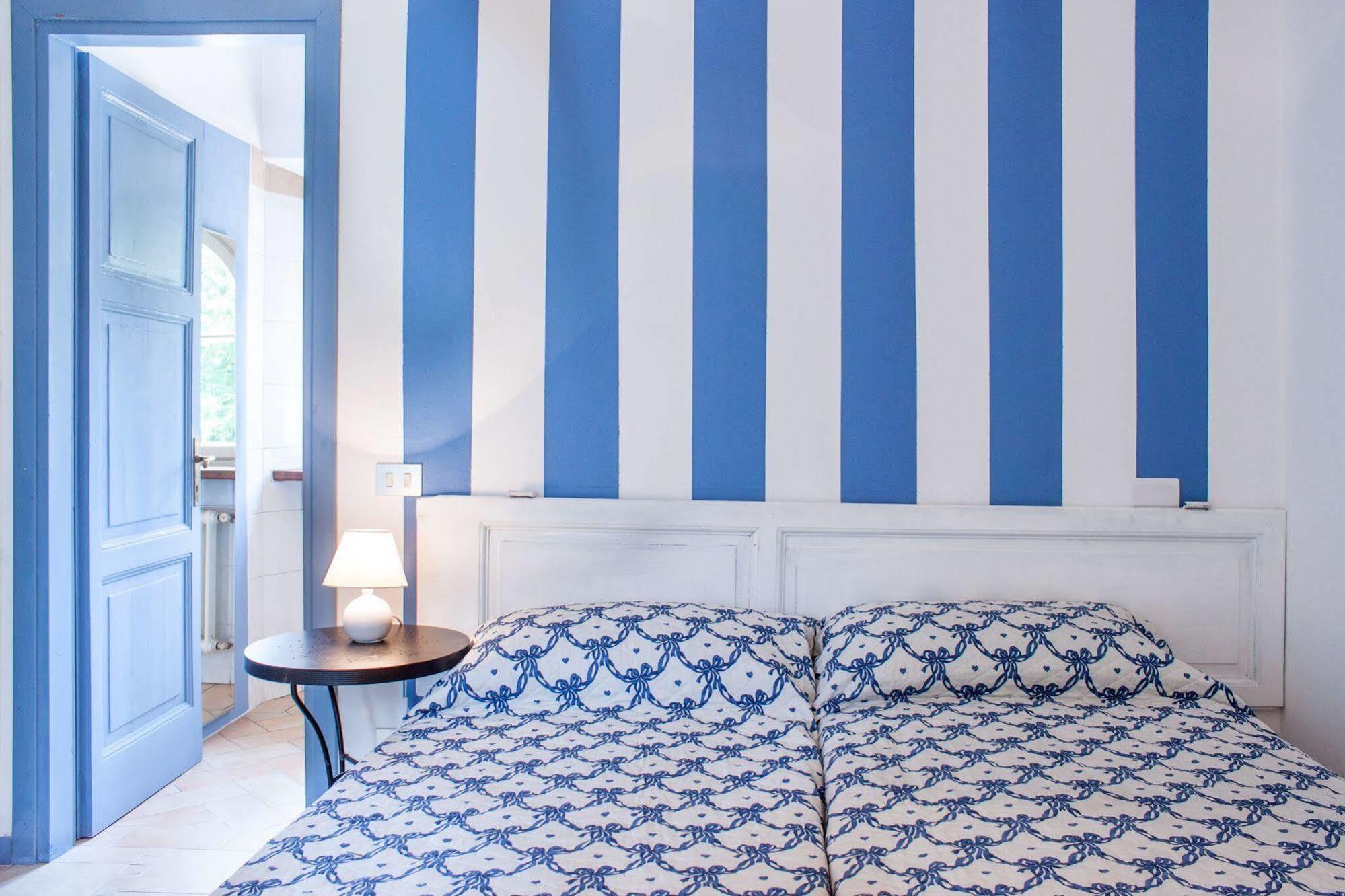 Casa La Viola Blu Acomodação com café da manhã Cernobbio Exterior foto